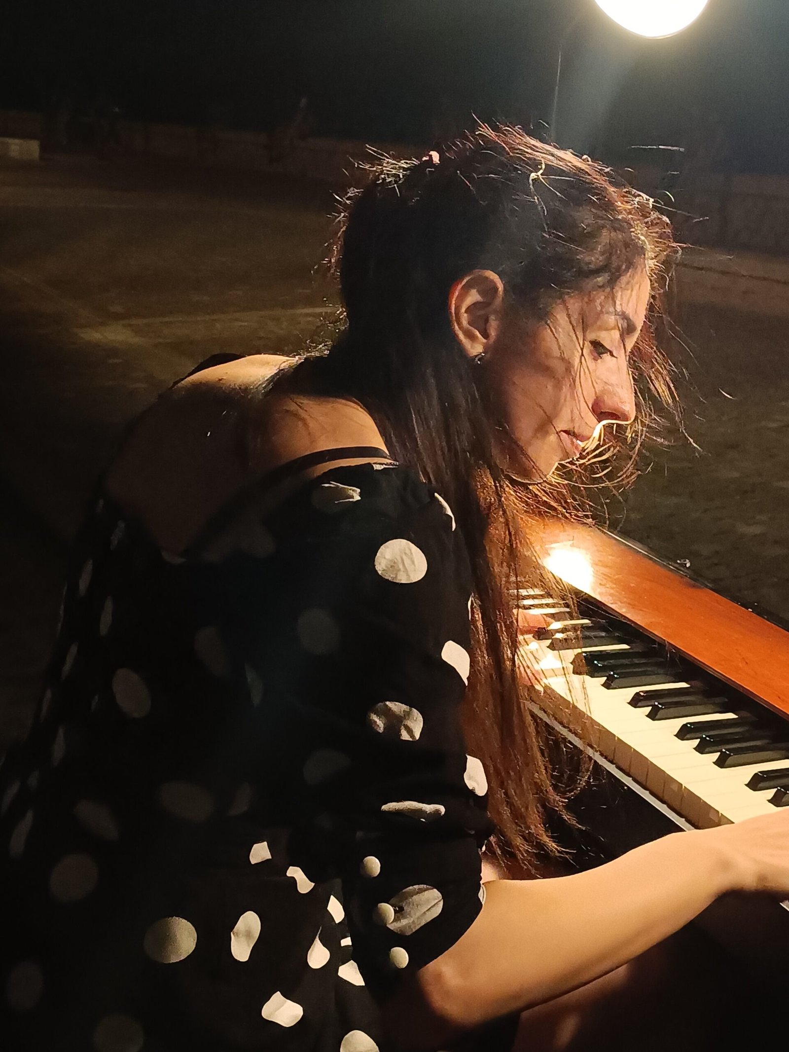 dora_piano